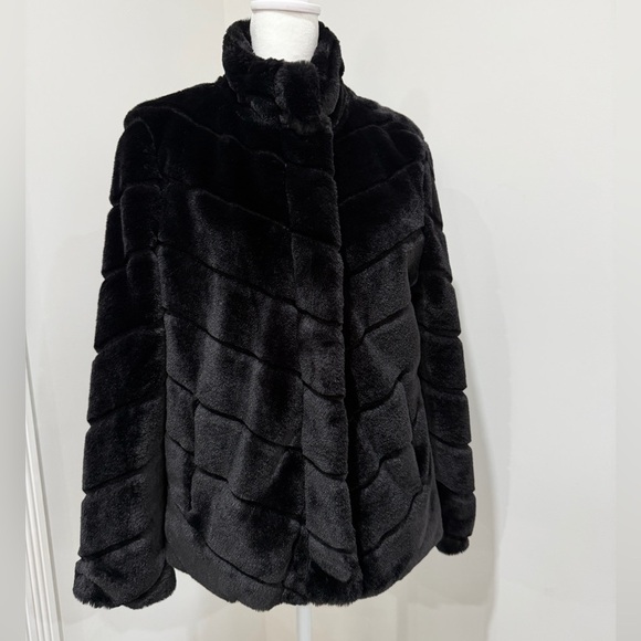 Cavalini Jackets & Blazers - Cavalini Size LP Women Petite Faux Fur Jacket